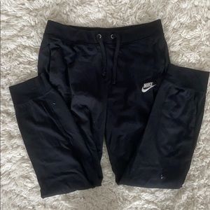 women’s nike joggers